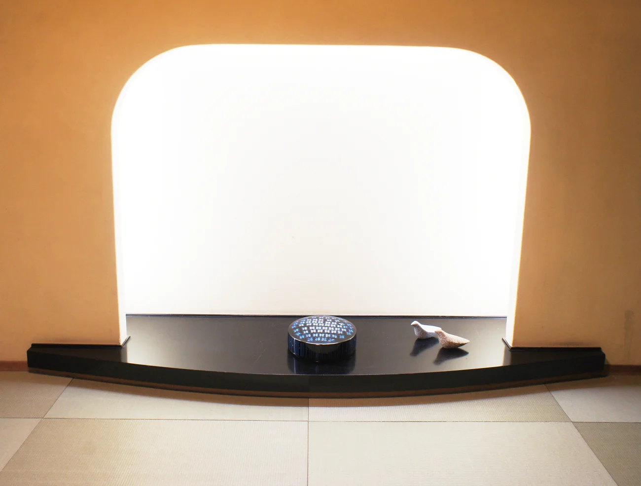 彫漆箱「雨音」所蔵先の料亭二蝶の玄関 | 菅野かおり Kaori Sugano